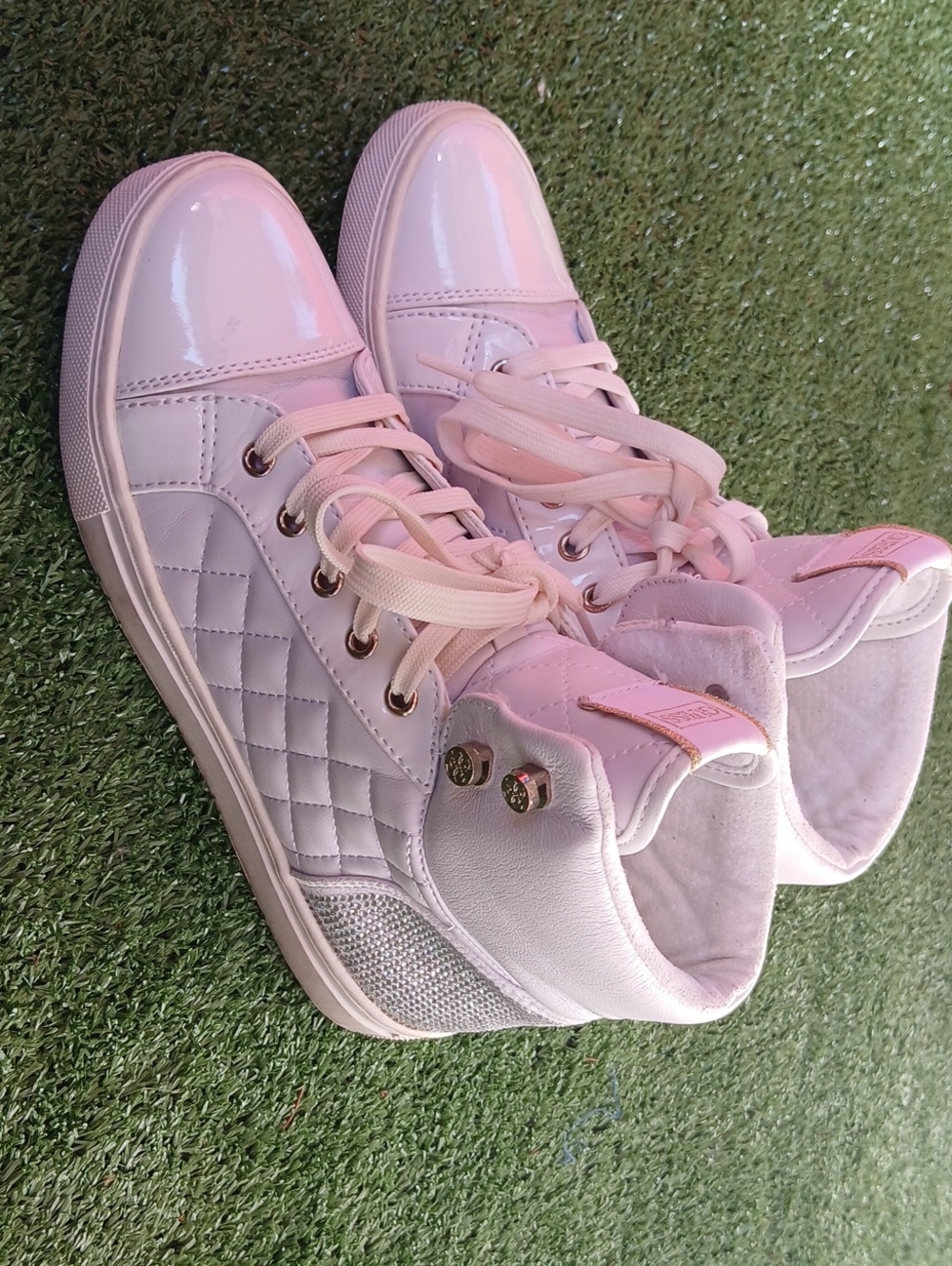 Guess Women White Quilted High-Top Sneakers with Glossy Toe Size 6.5